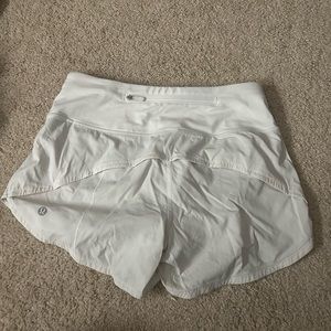 lulu low rise size 2 tall 4 inch